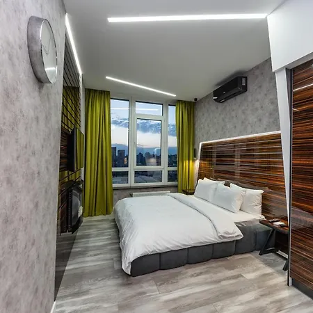 Luxury Apartments In Downtown Киев Экстерьер фото