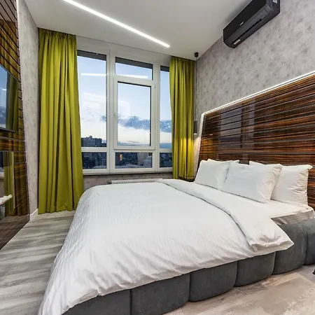 Luxury Apartments In Downtown Киев Экстерьер фото