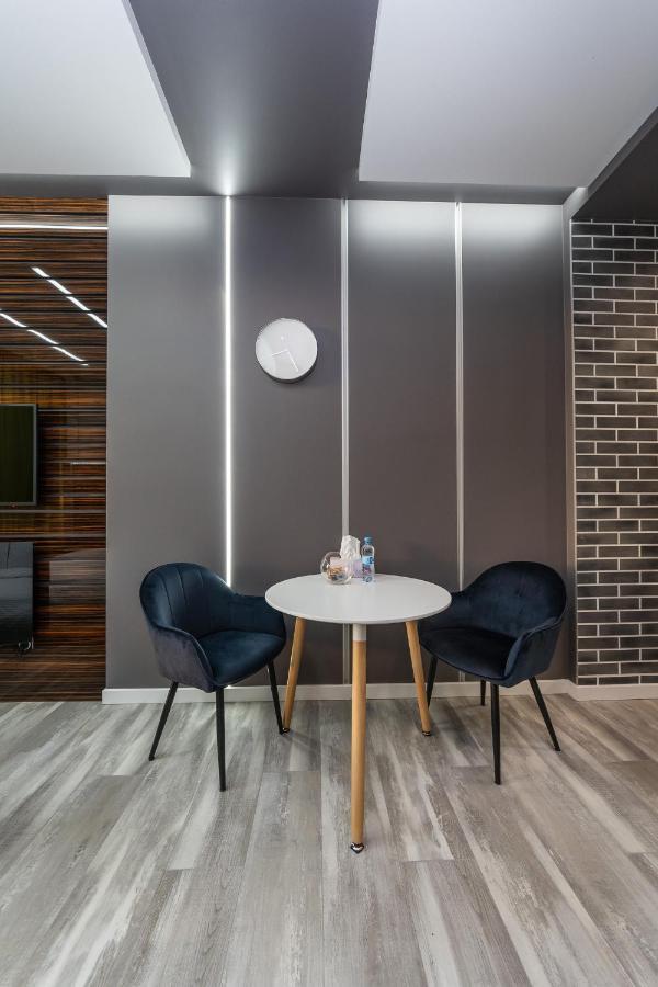 Luxury In Downtown Apartment Kyiv